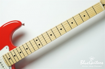 Made in Japan Hybrid II Stratocaster - Modena Red